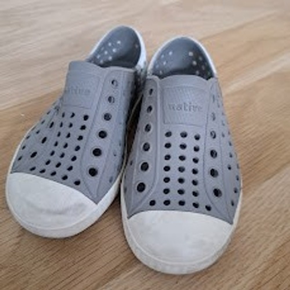 Native Jefferson Block Grey White Perforated Slip On Sneakers Kids Size C7